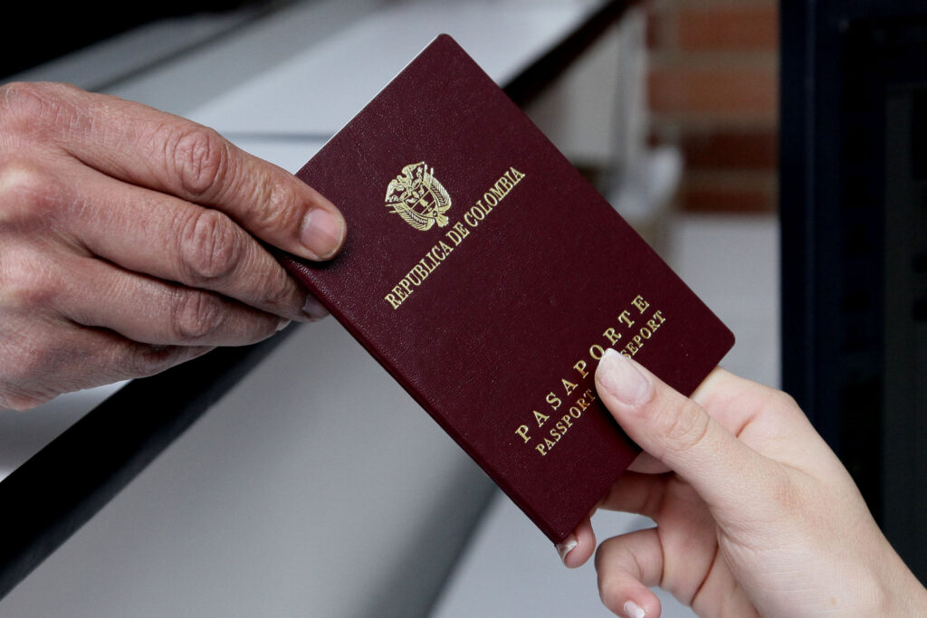PASAPORTE COLOMBIANO